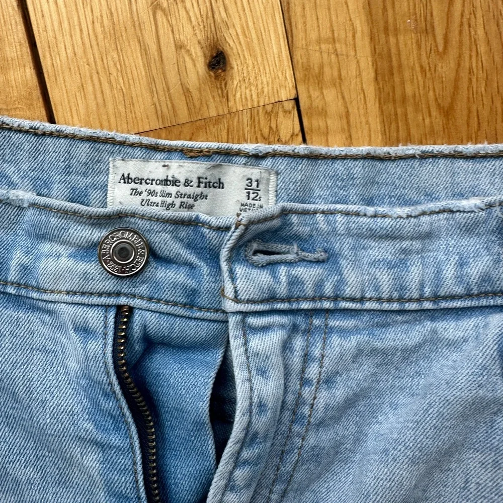 Abercrombie & Fitch The 90/ Slim Straight Ultra High Rise Jeans 31/12 Short - Picture 15 of 15